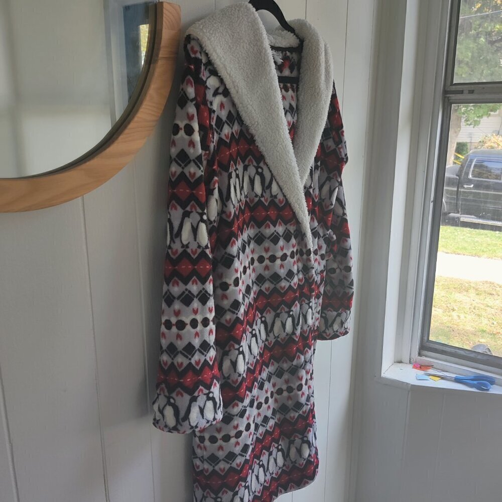 Vera Bradley Penguin Bathrobe Sz S-M Soft with Fleece on collar & hood, no tie - Picture 5 of 12